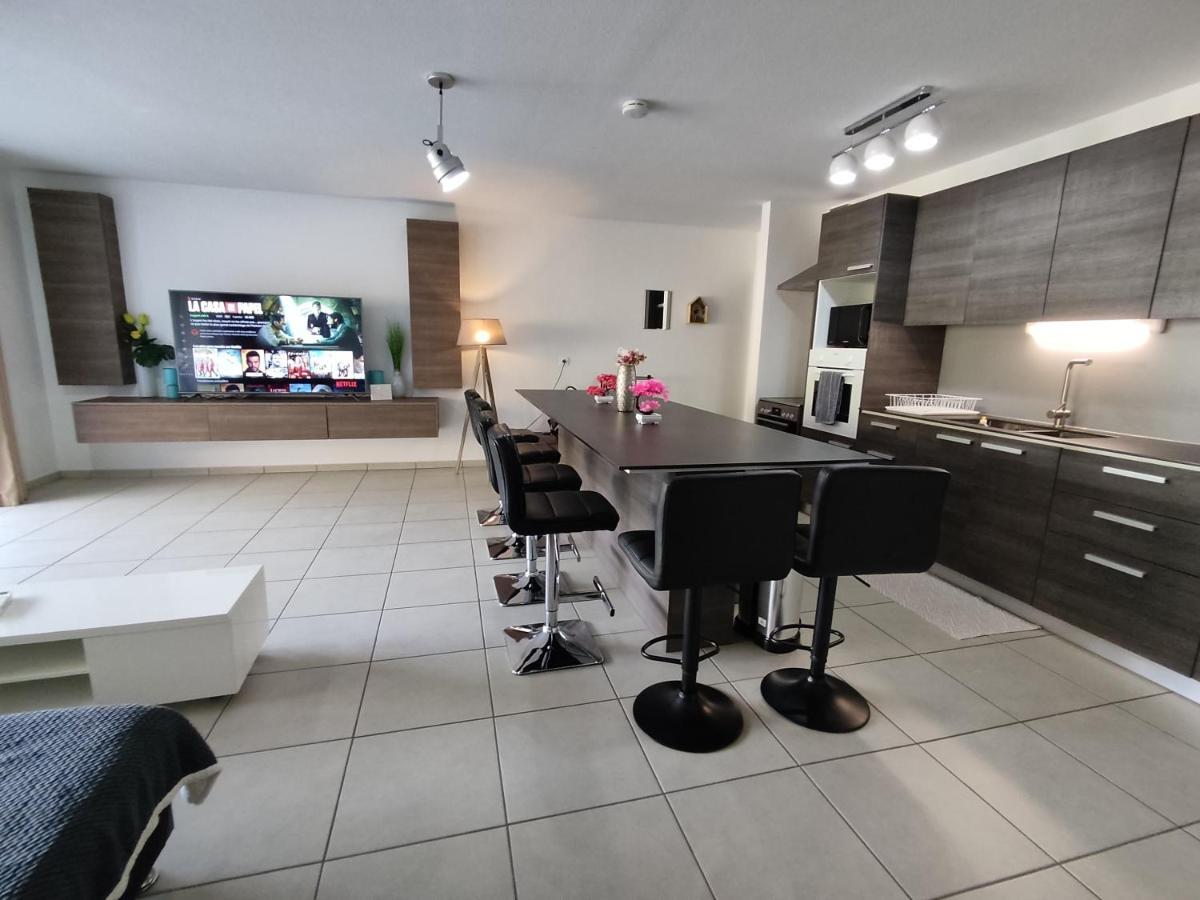 Elegant F3 A La Villa Stencer, Papeete, Calme Climatise Et Spacieux ปาเปเอเต ภายนอก รูปภาพ